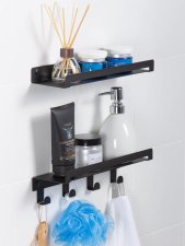 Настенная навесная полка для ванной комнаты с бортиком и полка с крючками 30 см черные